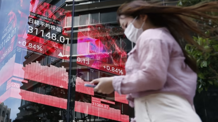 Nikkei Reaches Historic Peak, Echoing