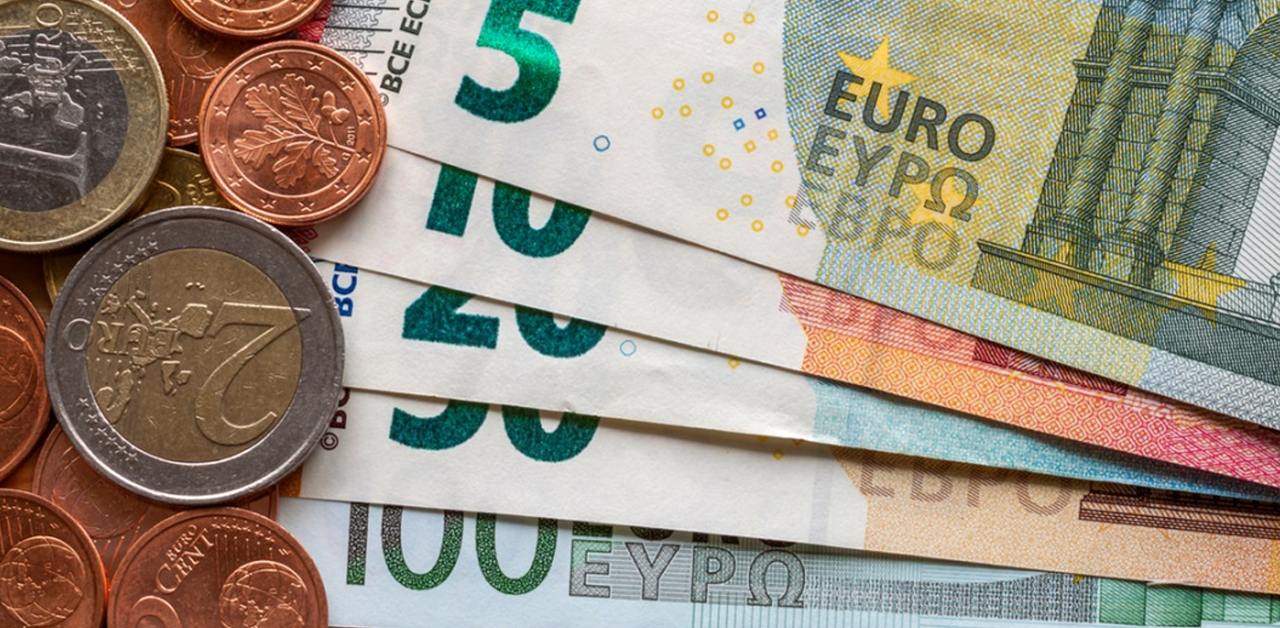 EUR/USD Holds Above 1.1400