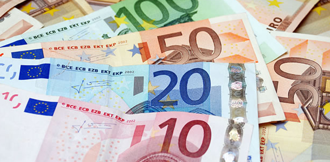 EUR/USD Extends Rally as Dollar
