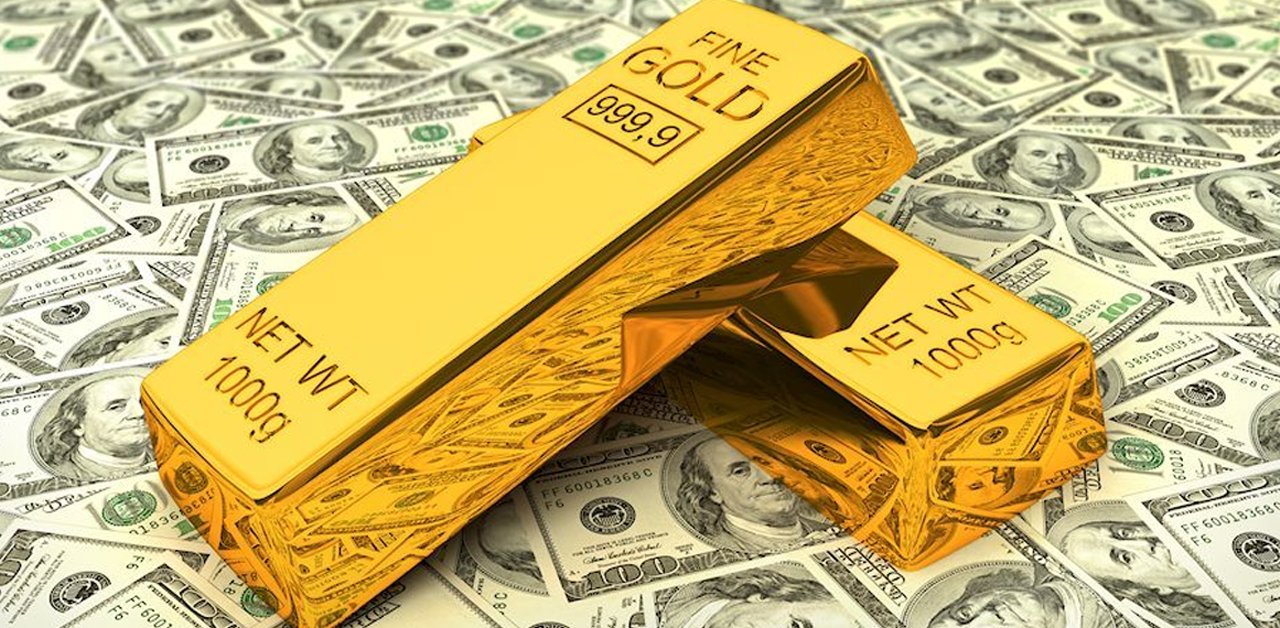 Gold Slips from One-Week High as Dollar Rebounds