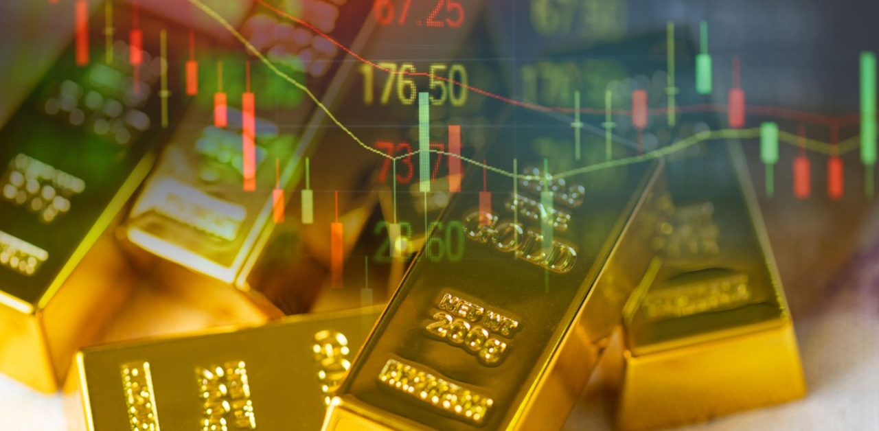 Gold Slips as Hawkish Fed Minutes