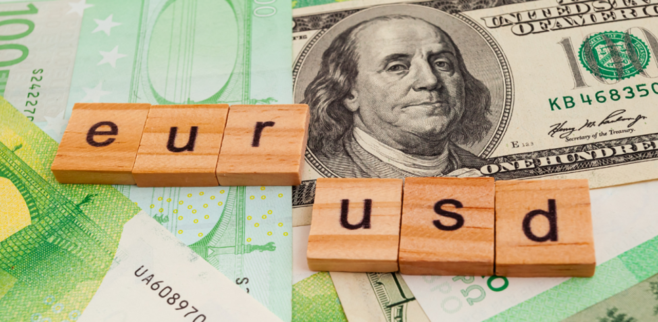 EUR/USD holds near