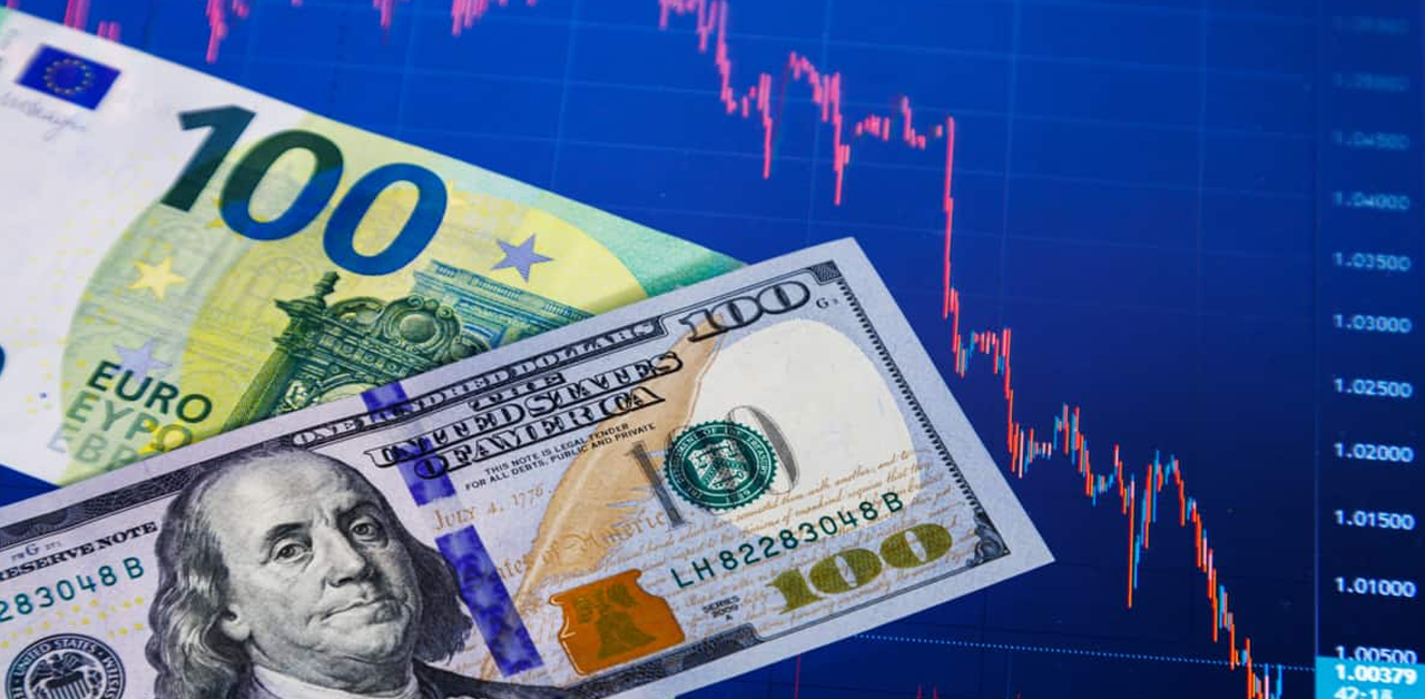 EUR/USD falls toward 1.1600 ahead of Eurozone PMI release
