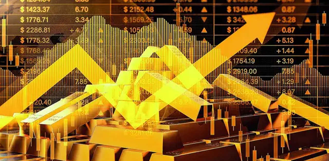 Gold consolidates near record highs as central bank decisions loom