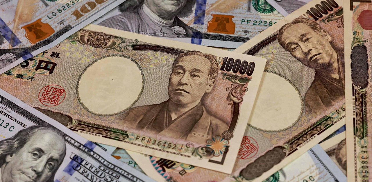 Japanese Yen extends weakness as policy