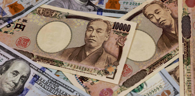 Japanese Yen Weakens to Two-Week Low as Fiscal Concerns Dominate Market Sentiment