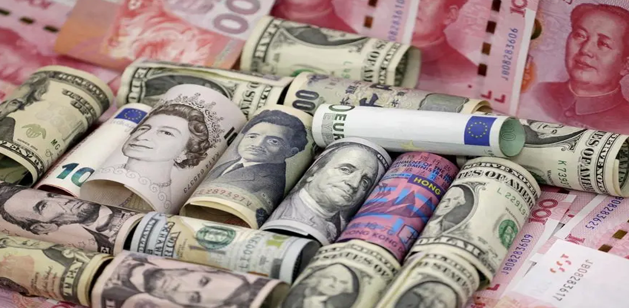 Japanese Yen Slides Amid Political Unrest and Global Risk Rally