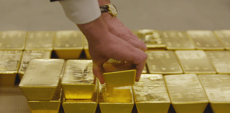 Gold Prices at $4,100 as Traders Await FOMC Minutes for Rate-Cut