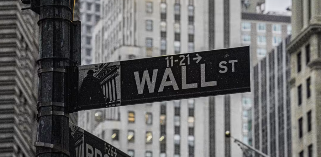 Stocks Fall Amid Warnings from Top Bank CEO