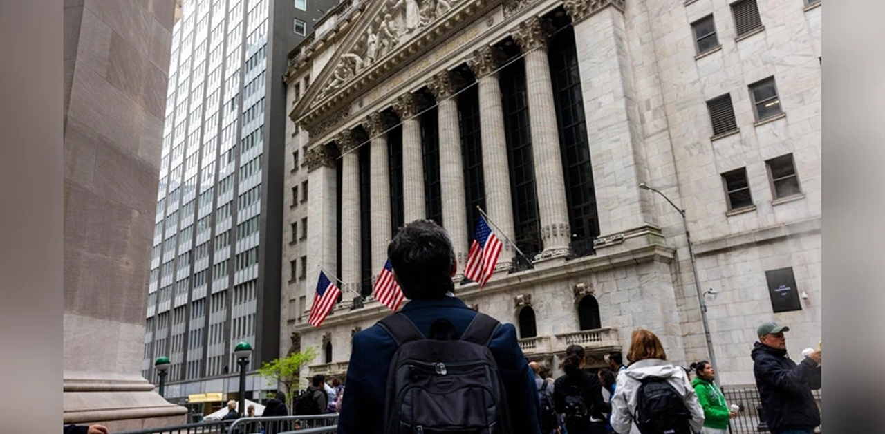 Wall Street Rises as Traders Bet on Imminent Fed Rate Cuts