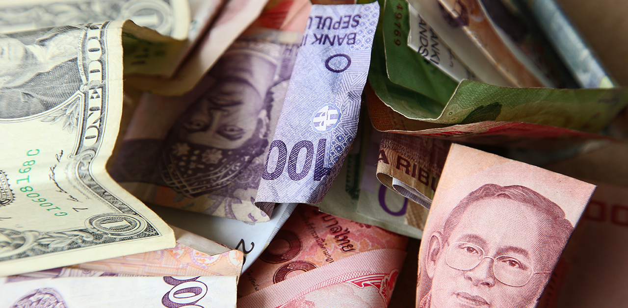 Japanese Yen Weakens After Tokyo CPI; USD/JPY Near 154