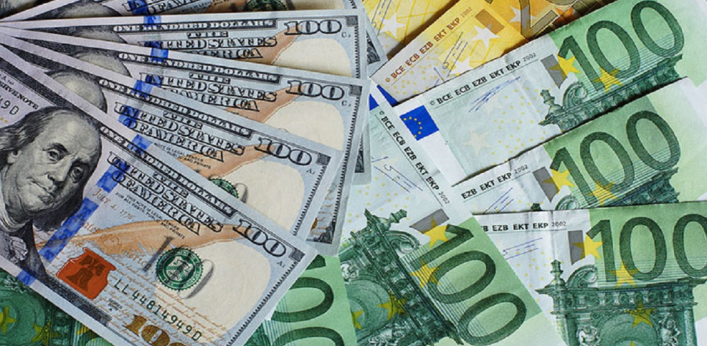 EUR/USD gains ground