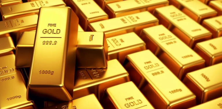 Gold Holds Near Monthly Highs on Safe-Haven Demand