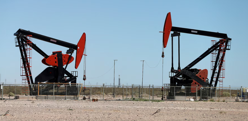 WTI Slips Below $64 as Middle East Tensions Ease, Supply Rises